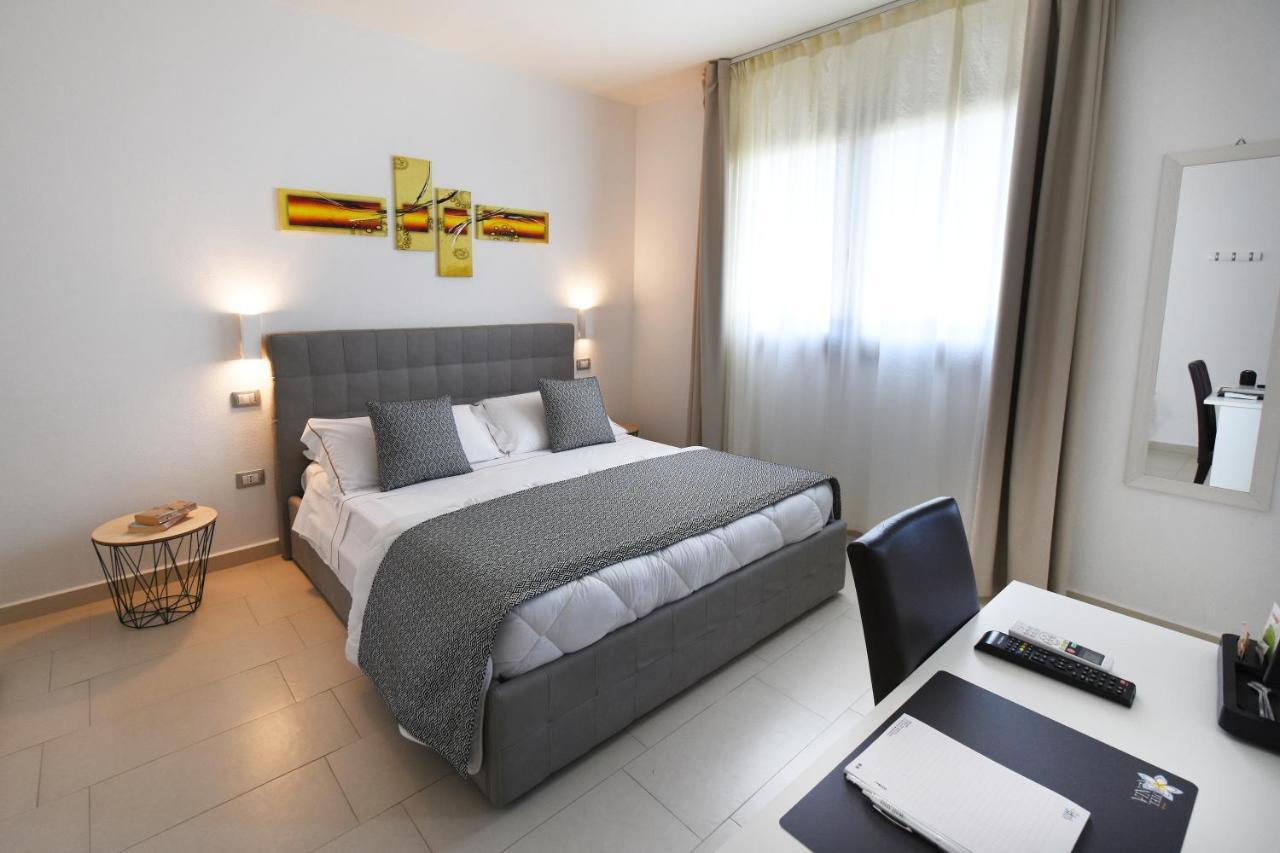 Xenia Hotel Villasimius Eksteriør bilde