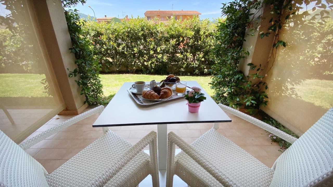 Xenia Hotel Villasimius Eksteriør bilde