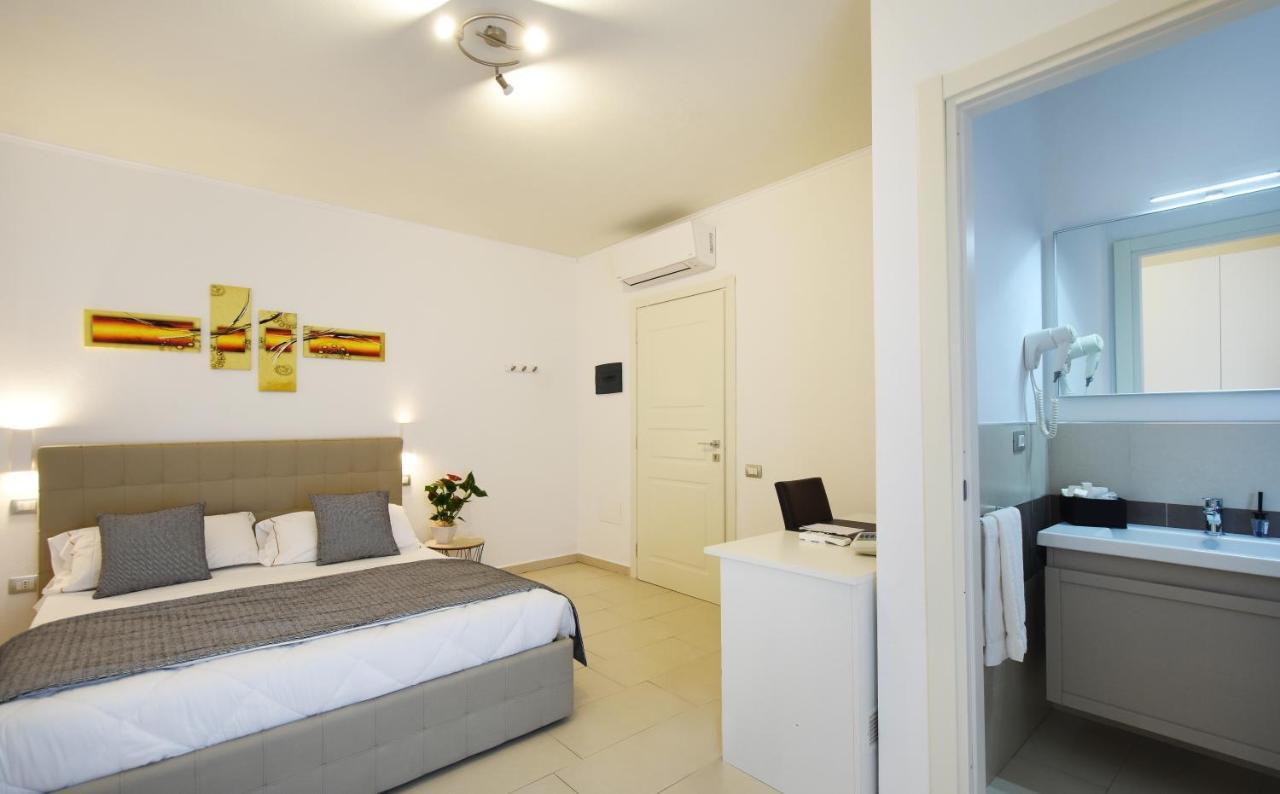 Xenia Hotel Villasimius Eksteriør bilde