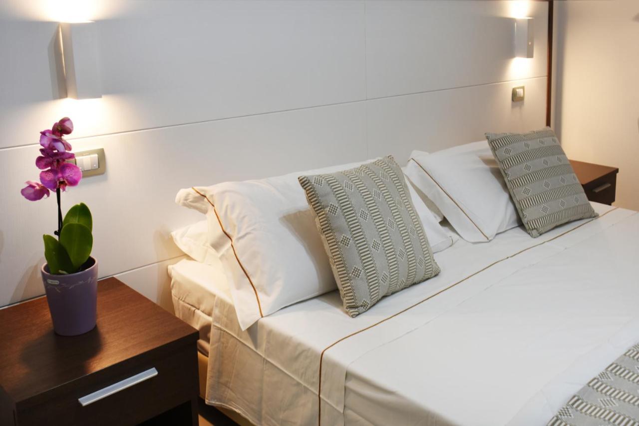 Xenia Hotel Villasimius Eksteriør bilde