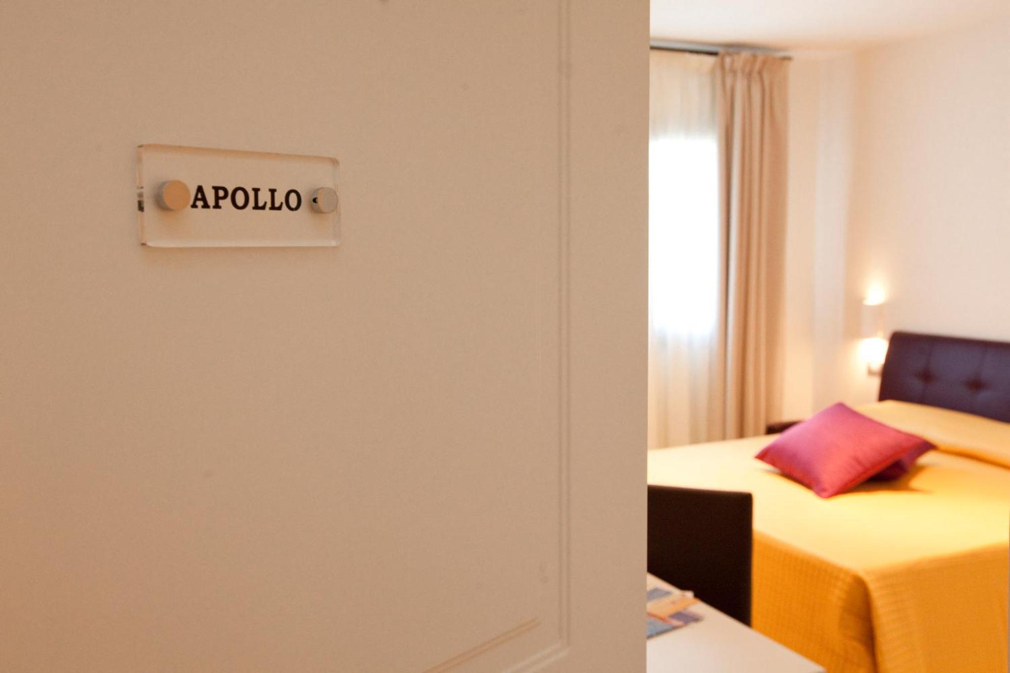 Xenia Hotel Villasimius Eksteriør bilde