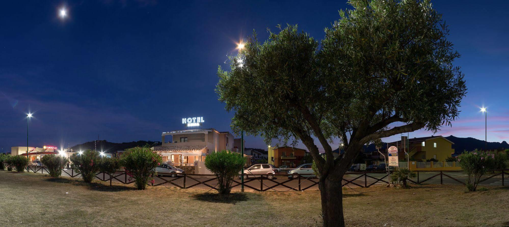 Xenia Hotel Villasimius Eksteriør bilde